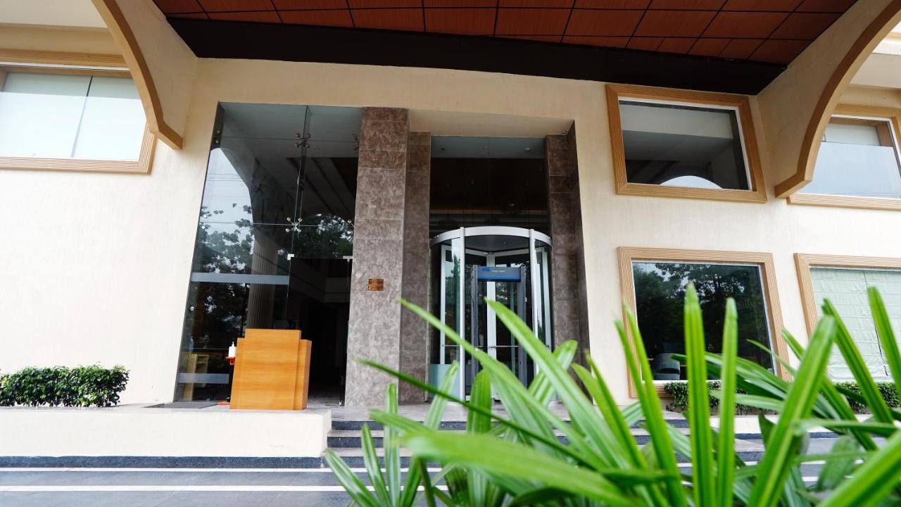 The Fern Residency Sarnath Hotel Varanasi Exterior foto